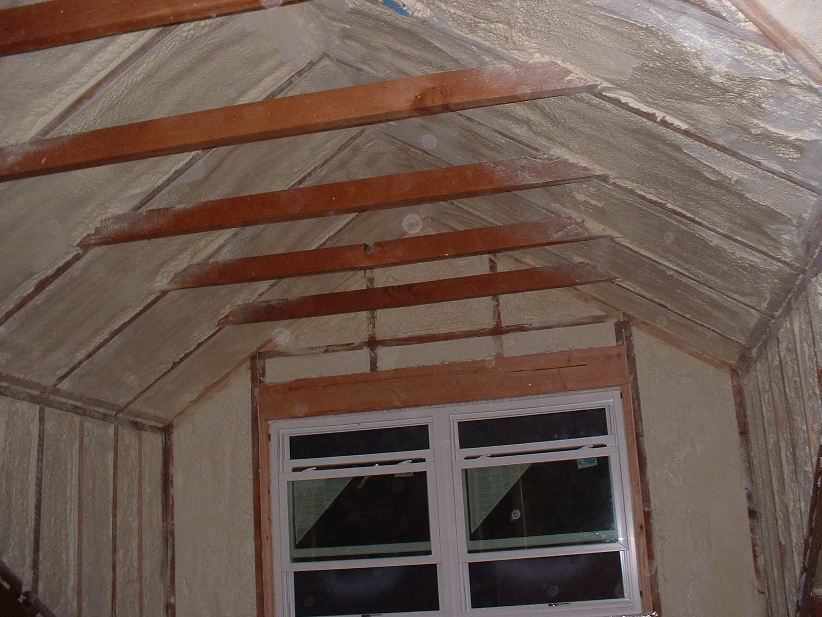 Expert Spray Foam Insulation Guide for Homes & Businesses